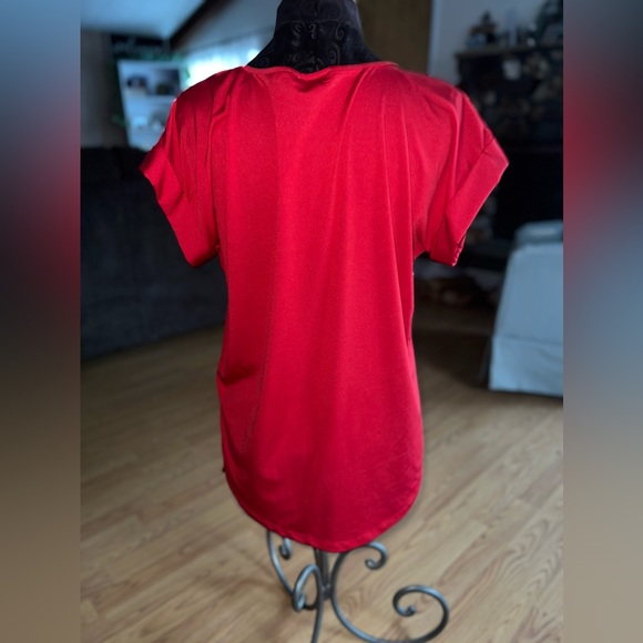 Red top - Picture 3 of 3